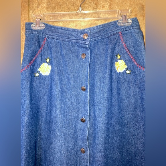 Vintage Denim Skirt Embroidered Hippie Boho 100% Cotton Size L Robin Sinkler - Picture 2 of 9